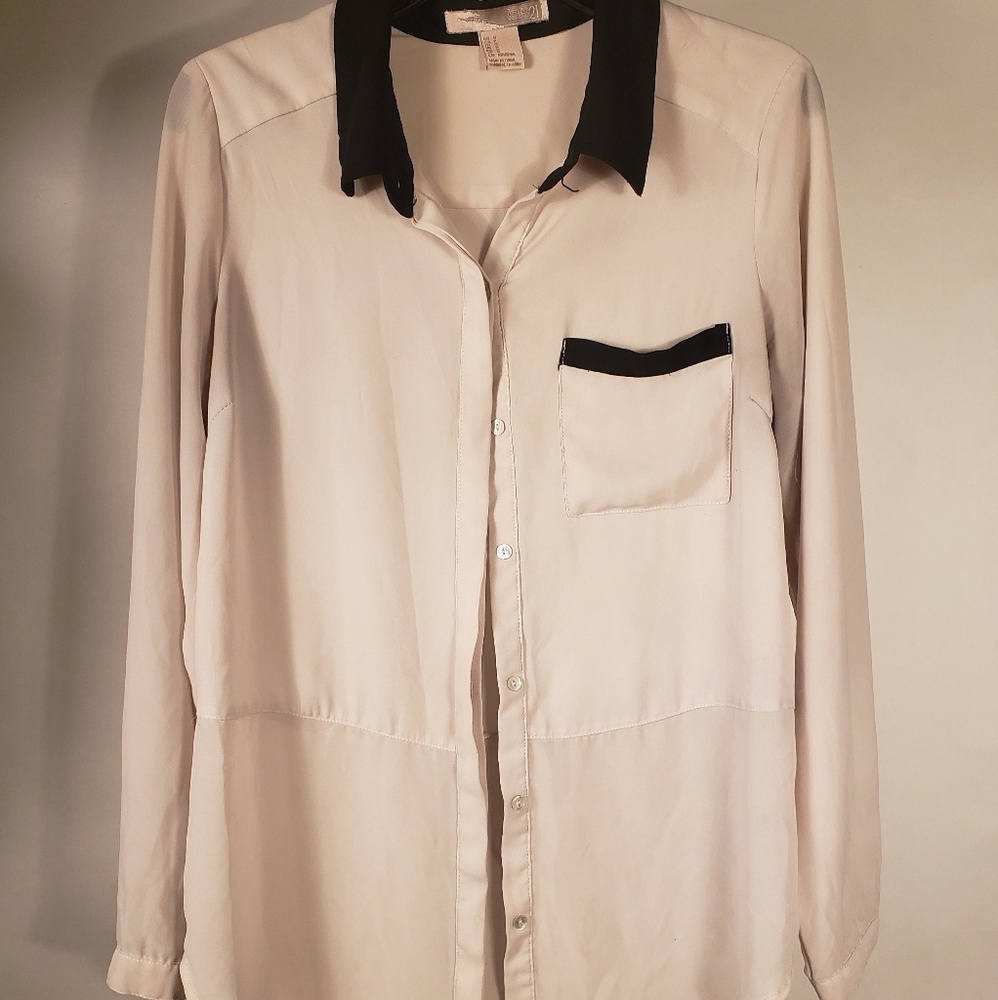 Women. White& black. Collar. Long sleeve. Blouse.